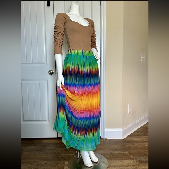 Vince Camuto Rainbow Maxi Skirt Size 0 - Picture 1 of 7